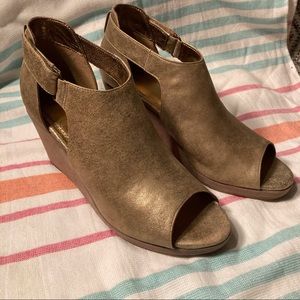 Like new! Johnston & Murphy open toe wedge shoe